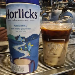 ลาเต้ฮอลลิคส์เย็น