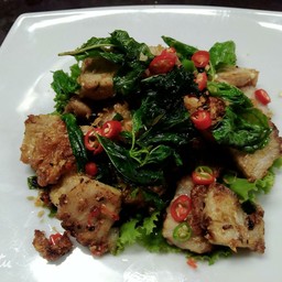 หมูกรอบ คั่วพริกเกลือ