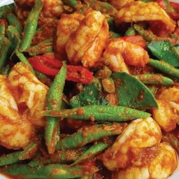 พริกแกงกุ้งใส่ถั่วฝักยาวราดข้าว