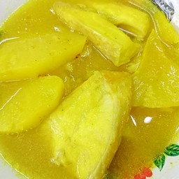 แกงเหลืองปลาทับทิม สับปะรด