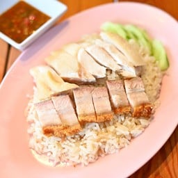 ร้านส้มทานตะวัน เจ้าเก่าหน้าโรงแรมทานตะวัน