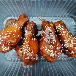 ชุดปีกบนไก่ราดซอสเกาหลี