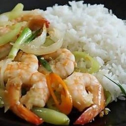 ผัดพริกหยวกกุ้งราดข้าว