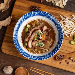 ก๋วยเตี๋ยวเรือหมูทอด