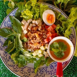 ก๋วยเตี๋ยวซุปเปอร์ลุยสวนครัวเจ๊ปุ๊ก