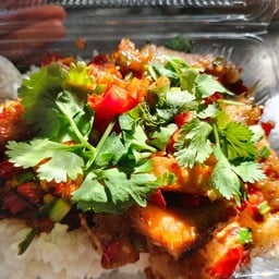 หมูกรอบผัดพริกเกลือ