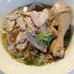 ก๋วยเตี๋ยวเป็ด+น่องไก่