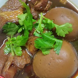 พะโล้ ขาหมู ไข่(เป็ด)