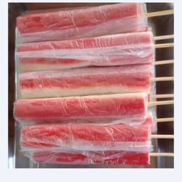 ทัยลูกชิ้นทอด&ผลไม้สด.หน้าหออัครฉัตรเรสซิเดนช