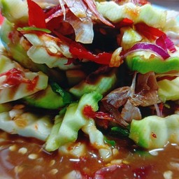 ยำมะม่วงชิ้นปลาร้า