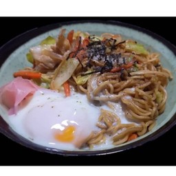 ยากิโซบะ สโมคเบคอน & ไข่ออนเซน