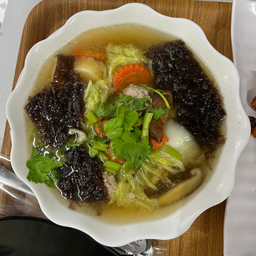 แกงจืดเต้าหู้หมูสับสาหร่าย ถ้วย