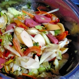 ลูกชิ้นทอด&ปลาหมึกย่างbyไอ้แว่น -