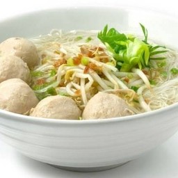 ก๋วยเตี๋ยวลูกชิ้นหมู