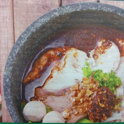 ก๋วยเตี๋ยวเรือหมูชาบู พิเศษ