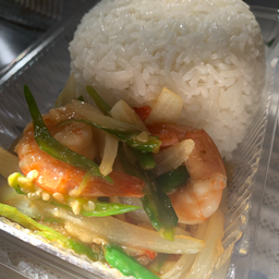 ผัดพริกสดกุ้งราดข้าว