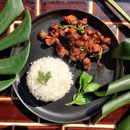 ข้าวกะเพราเนื้อโคขุน