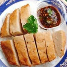 หมูยอทอดน้ำจิ้มแจ่วราดข้าว