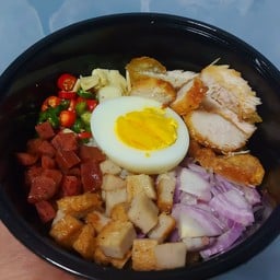 ข้าวขยำไก่ทอด (พิเศษ)