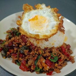 กะเพราพริกแห้ง เผ็ดครกแตก🌶 กะเพราพริกแห้ง เผ็ดครกแตก