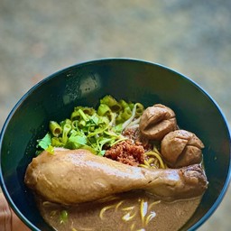 ก๋วยเตี๋ยวน่องไก่