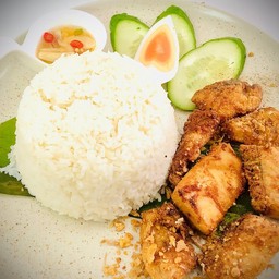 ข้าวเครื่องแกงปลากะพง ( ไม่รวมไข่ )