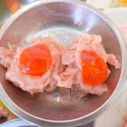 หมูหน้าไข่เค็ม