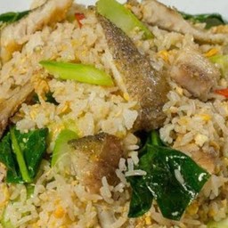 ข้าวผัดปลาสลิด