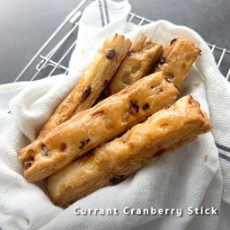 สติ๊กแครนเบอร์รี่ลูกเกด