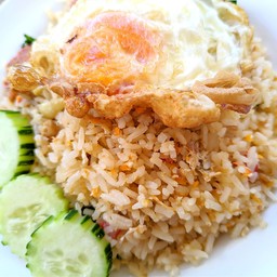 ข้าวผัดปลาเค็ม