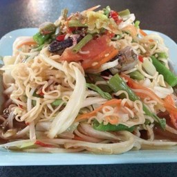 ตำเส้นมาม่า