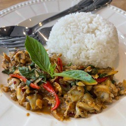 ข้าวราดหอยลายผัดพริกเผา