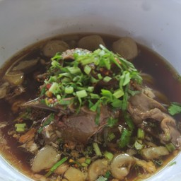 ก๋วยเตี๋ยวหมู รสเด็ด น.นายหัว -