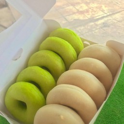 ไอริณ โดนัทนมสด กระบี่ หน้ามัสยิดคลองแห้ง-อ่าวนาง กระบี่
