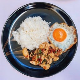 กะเพราหมีคลั่ง by เชฟหมี