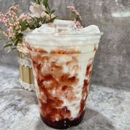 นมสดสตรอว์เบอรี่