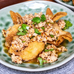 เกี๊ยวทอดรวมต้มยำ