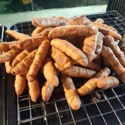 วาฟเฟิลไส้ทะลัก&กล้วยทอดโมเลน by เอวา