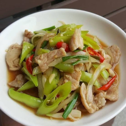 ผัดพริกอ่อนกับข้าว(กับข้าว)