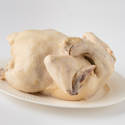 ไก่ตอนทั้งตัว+น้ำจิ้มเต้าเจี้ยว