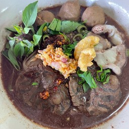 ก๋วยเตี๋ยวเนื้อ