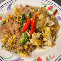 วุ้นเส้นผัดไข่ใส่หมูนุ่ม