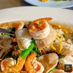 ราดหน้ารวมมิตรคะน้าฮ่องกง