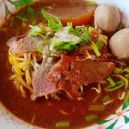 ป้าการ์อาหารตามสั่ง(เตี๋ยวเรือร้อยล้าน)