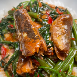 กระเพราปลากระป๋อง(กับข้าว)