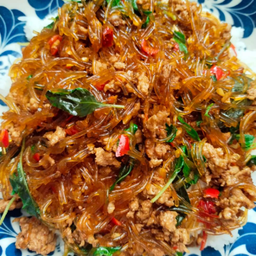 กะเพราวุ้นเส้นหมูสับราดข้าว