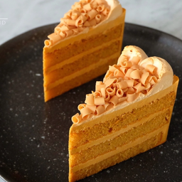 Thai tea cake