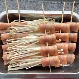 พุงแซลมอนย่าง แมงกะพรุนย่าง ทอดมันกุ้ง BYคุณหญิง