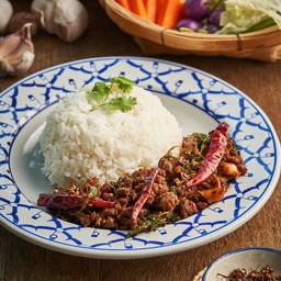 กะเพราเนื้อสับ หอคำ แนะนำ (ใส่มะแขว่น)