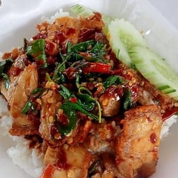 กะเพราหมูกรอบ